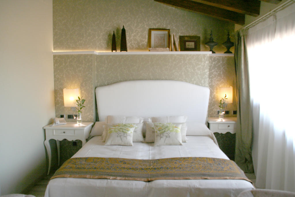 Hotel Castillo De Alquézar Værelse billede